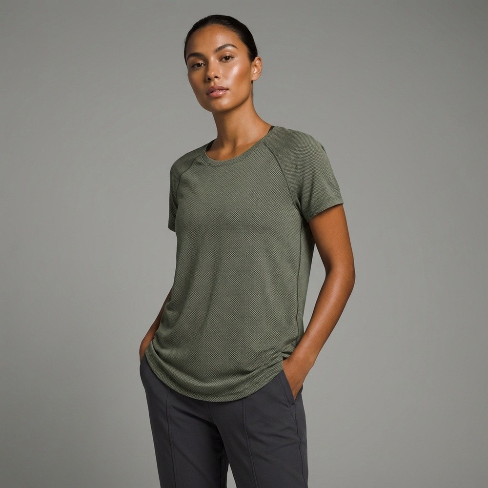 Lululemon Swiftly Tech 2.0 Women's Athleisure Top - Size 4 - Green‎